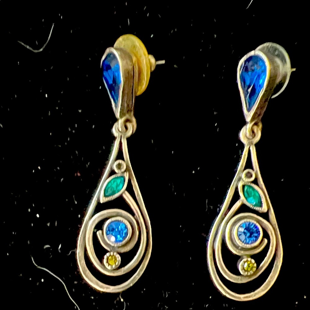 Post earrings
